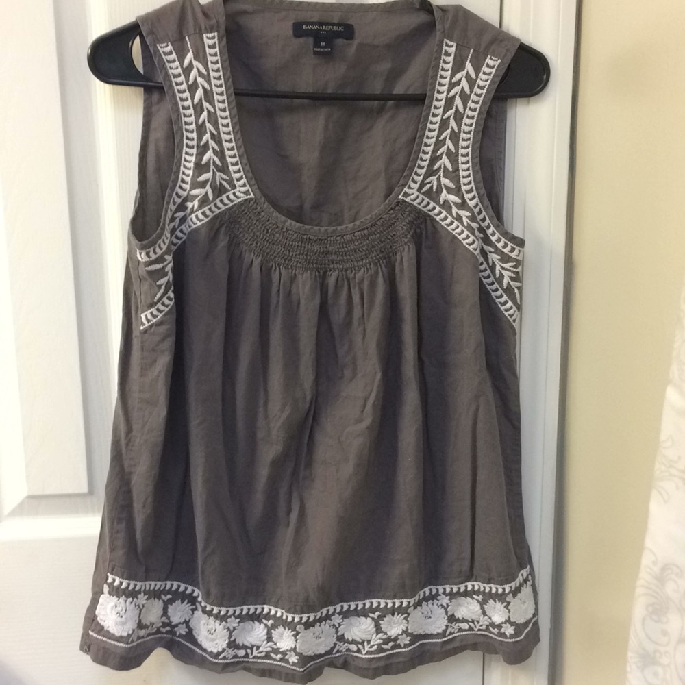 Gray and white banana republic embroidered top